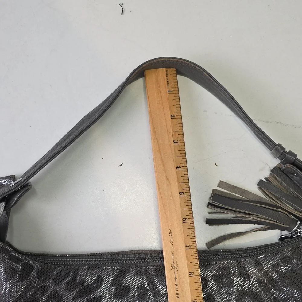 Elegant Silver Gray Leopard Print Leather Shoulder Bag - Picture 8 of 12